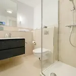 Pier 206 *